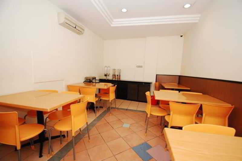 Madras Eminence Singapura Exterior foto